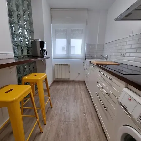 Апартаменти 170a Cimadevilla Con Vistas *